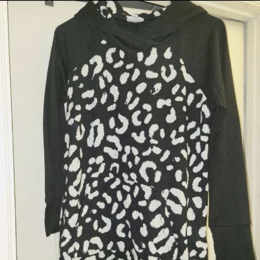 Lularoe Medium Amber  (hoodie): black and white animal print (new without tags)